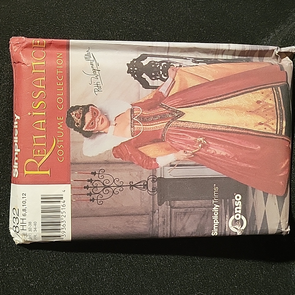Simplicity: Sewing Pattern Uncut 9832